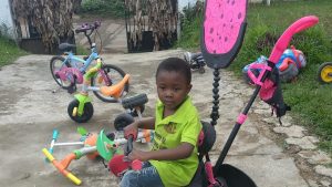 Lire la suite à propos de l’article Cérémonie de remise des dons de matériels et jouets aux enfants défavorisés